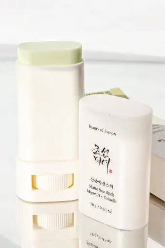 [110] BEAUTY OF JOSEON Matte Sun Stick Mugwort+Camilia 18gr